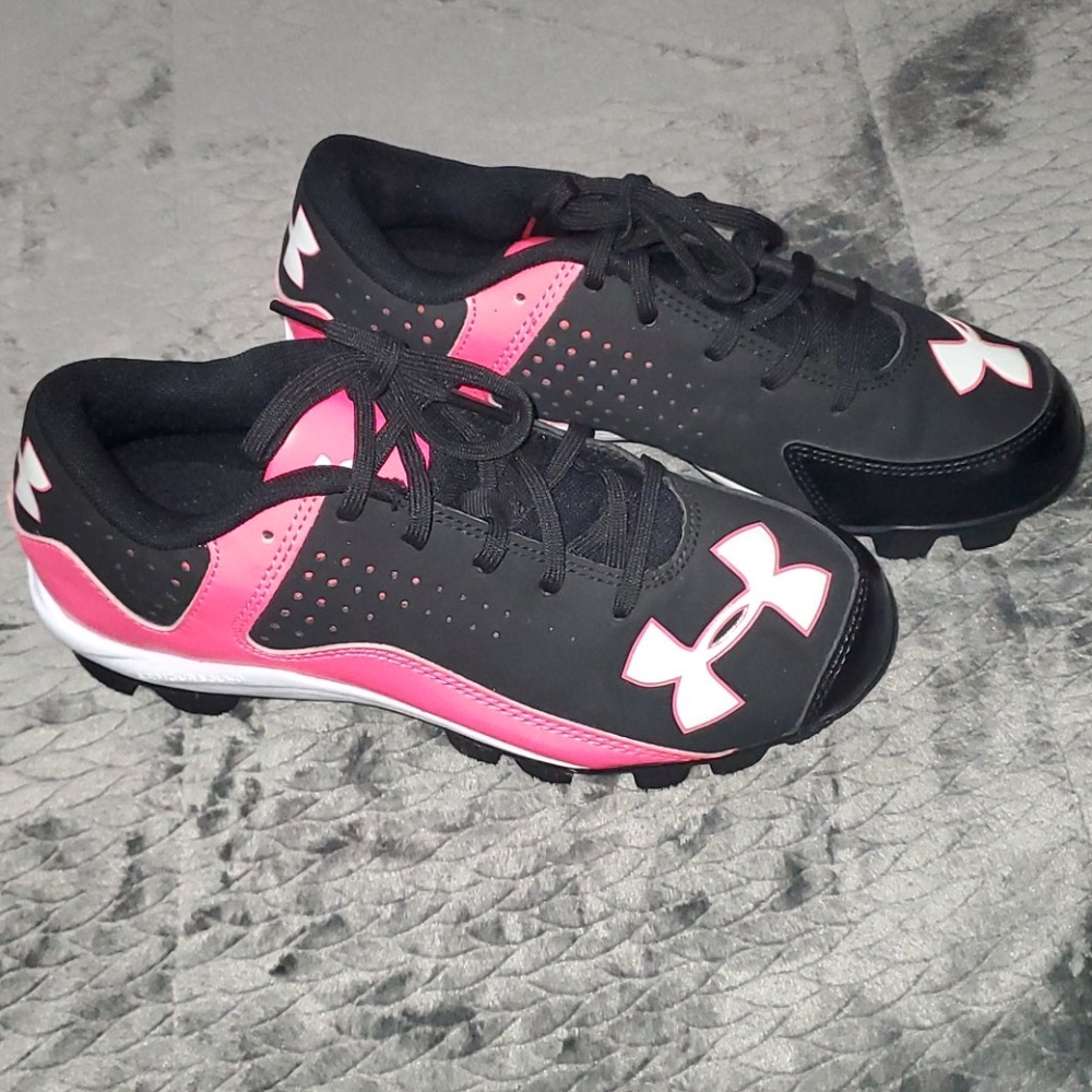 Cleats - Picture 9 of 9